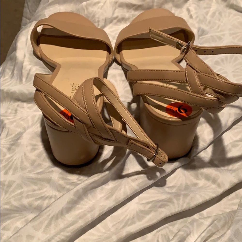 SANDALS - Picture 4 of 6